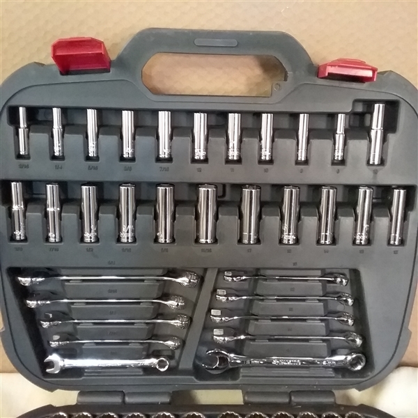HUSKY 134 PIECE MECHANICS TOOL SET 