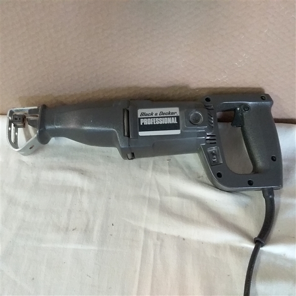 BLACK & DECKER PROFESSIONAL RECIPROCATING SAW