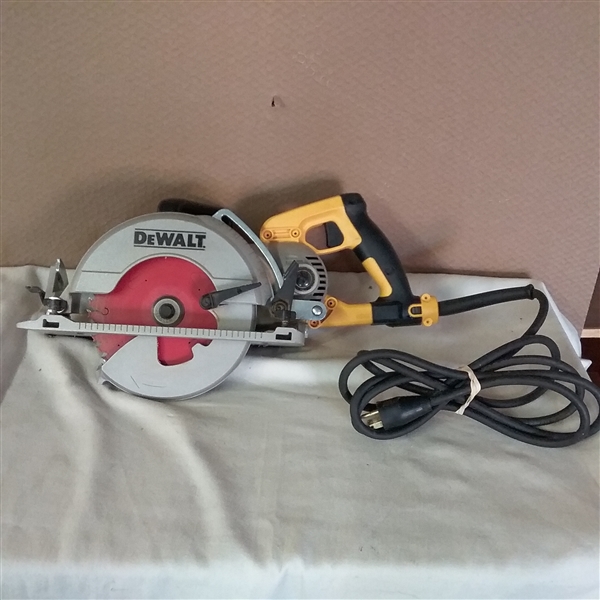 DEWALT WORM DRIVE CIRCULAR SAW