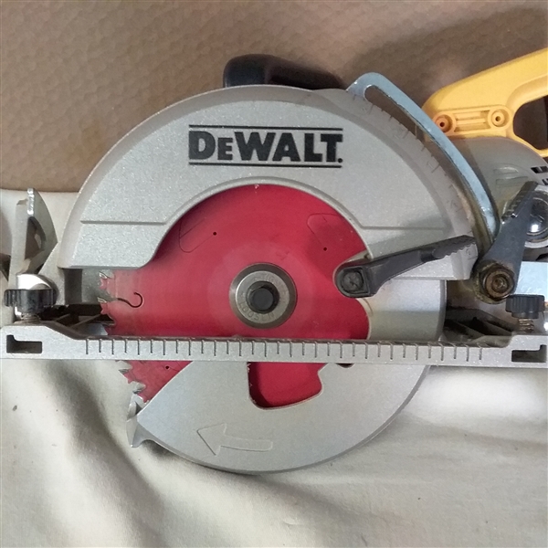 DEWALT WORM DRIVE CIRCULAR SAW