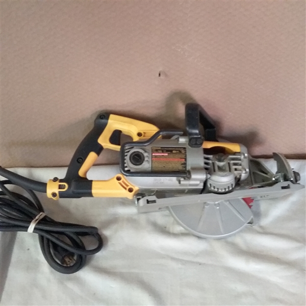 DEWALT WORM DRIVE CIRCULAR SAW