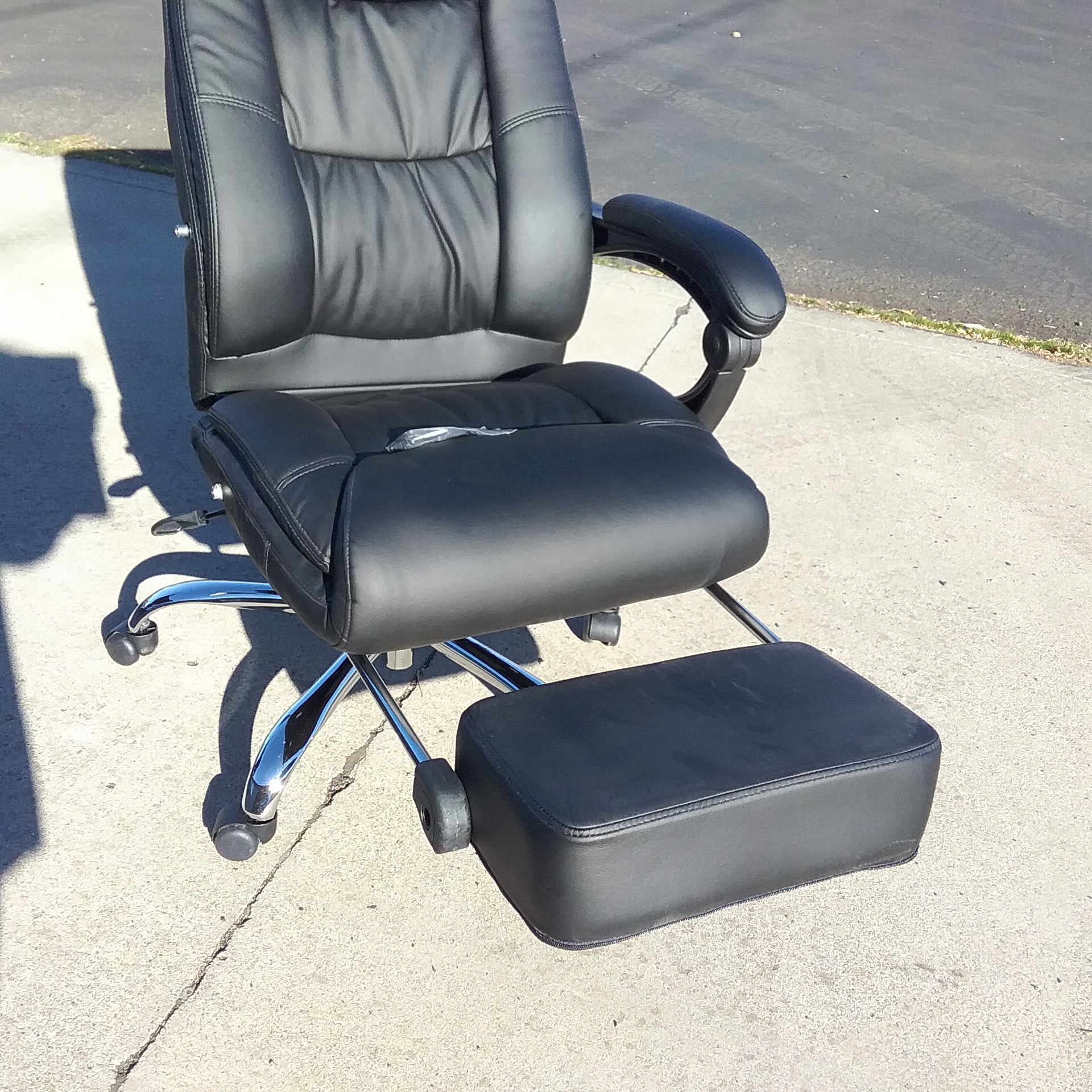 Lot Detail OFFICE CHAIR WITH FOOT REST (MISSING ARM)