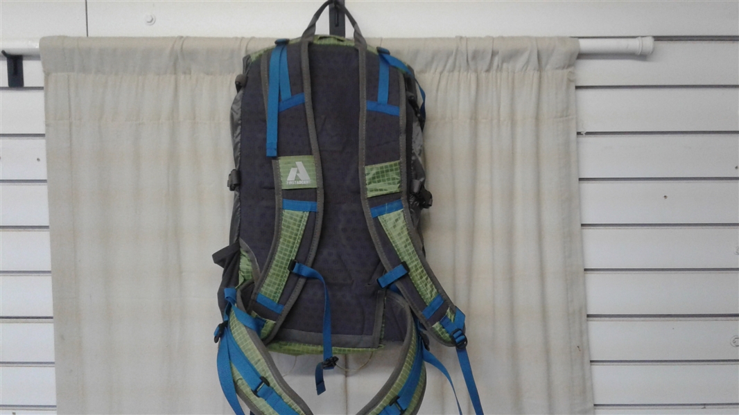 EDDIE BAUER BACON FIRST ASCENT BACKPACK
