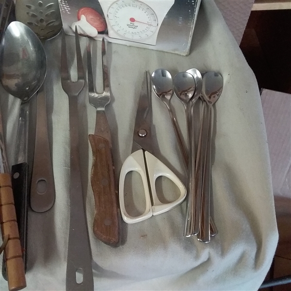 SERVING SPOONS, SPATULAS,  KITCHEN SCALE AND OTHER KITCHEN MUST HAVES