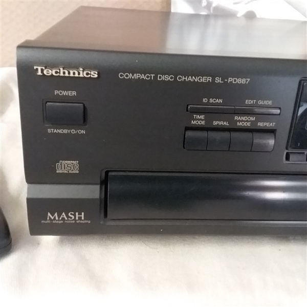 TECHNICS  COMPACT DISC CHANGER