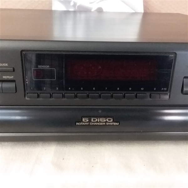 TECHNICS  COMPACT DISC CHANGER