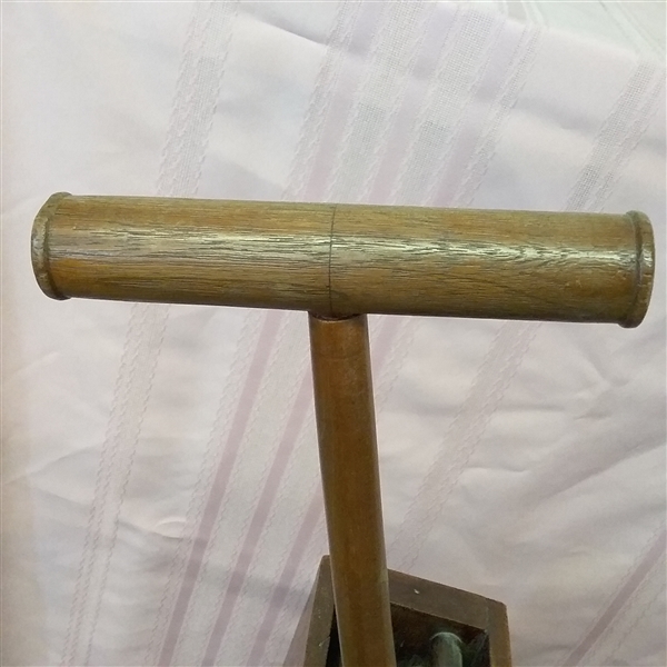 ANTIQUE YARN WINDER