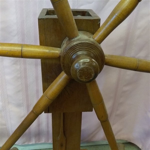 ANTIQUE YARN WINDER