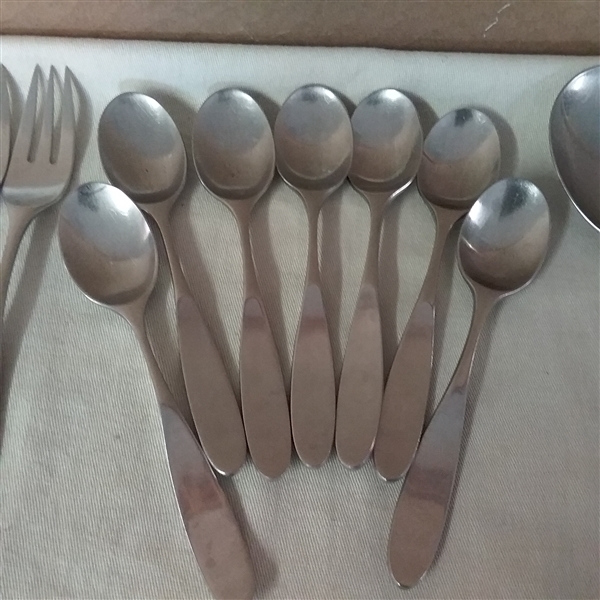 LAUFFER  FLATWARE 