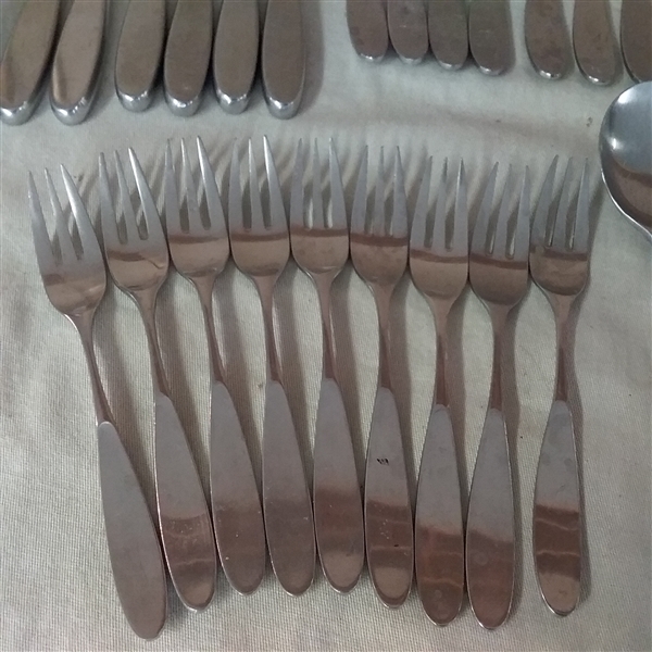 LAUFFER  FLATWARE 