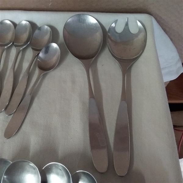 LAUFFER  FLATWARE 