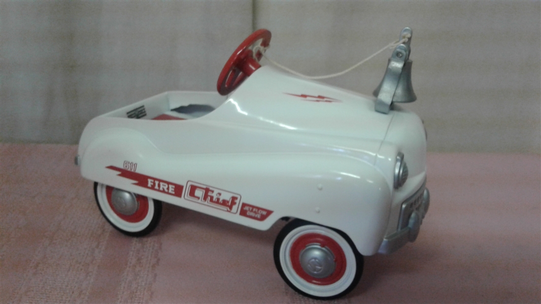 VINTAGE HALLMARK GALLERIES KIDDIE CAR CLASSICS LIMITED EDITION MURRAY FIRE CHIEF