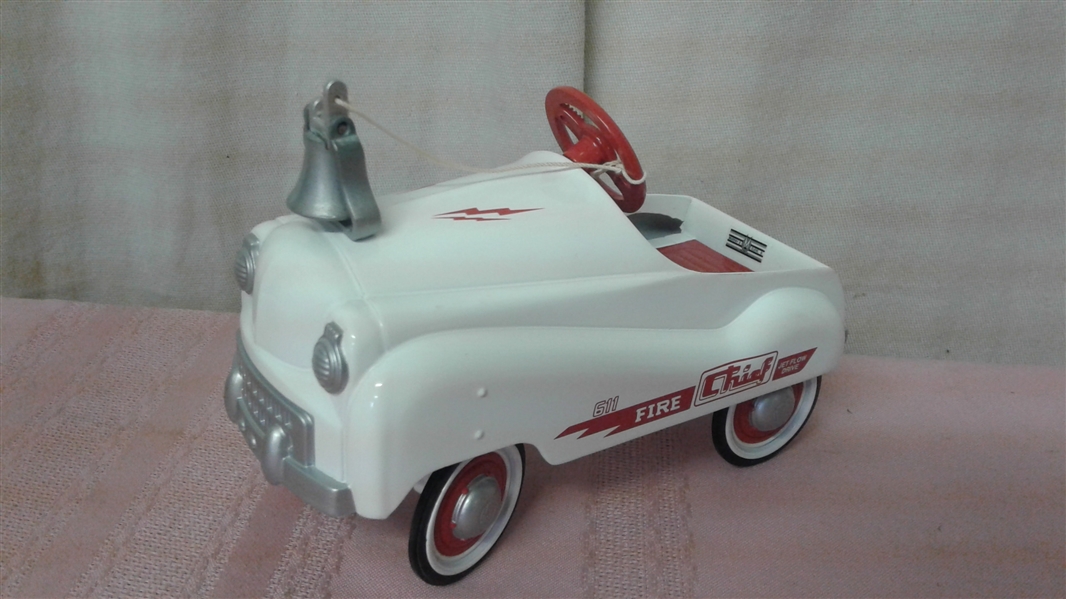 VINTAGE HALLMARK GALLERIES KIDDIE CAR CLASSICS LIMITED EDITION MURRAY FIRE CHIEF