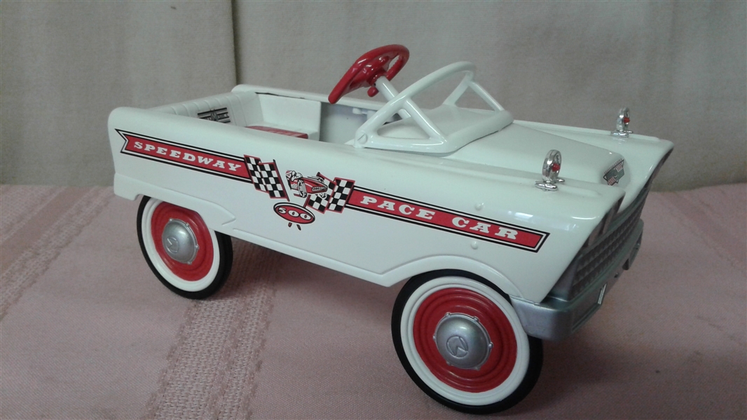 1994 VINTAGE HALLMARK GALLERIES KIDDIE CAR CLASSICS LIMITED EDITION 1961 MURRAY SPEEDWAY PACE CAR