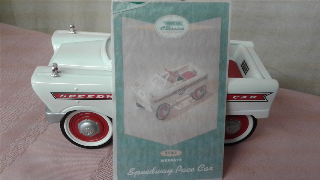 1994 VINTAGE HALLMARK GALLERIES KIDDIE CAR CLASSICS LIMITED EDITION 1961 MURRAY SPEEDWAY PACE CAR