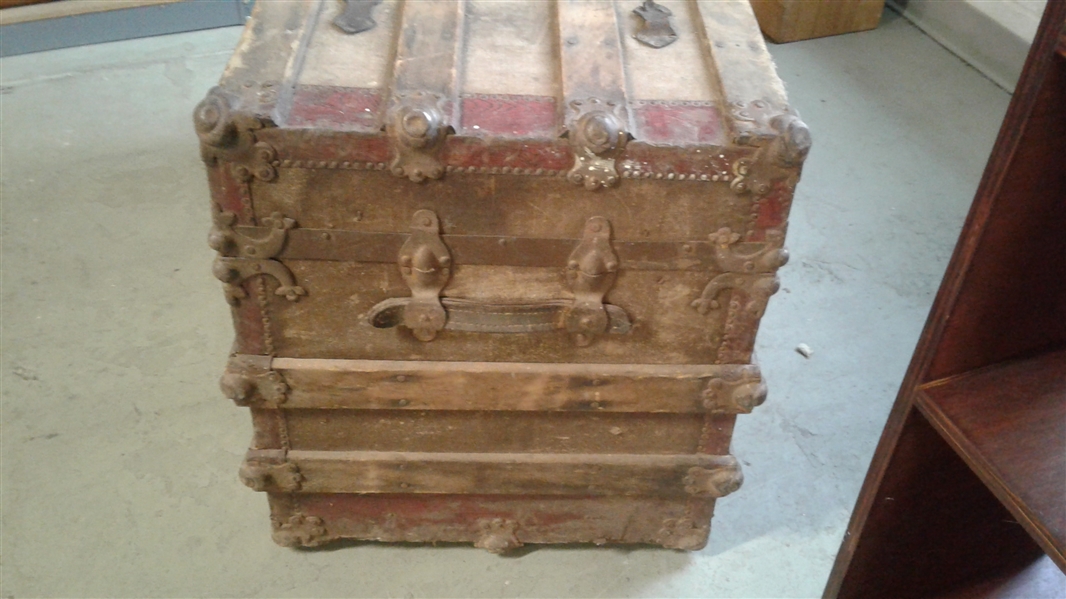 ANTIQUE TRUNK