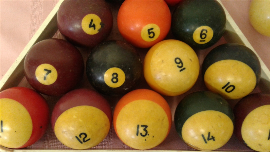 VINTAGE BILLIARD BALLS SET