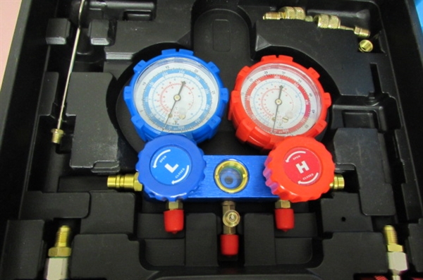 4.8 CFM VACUUM PUMP & MANIFOLD GAUGE SET