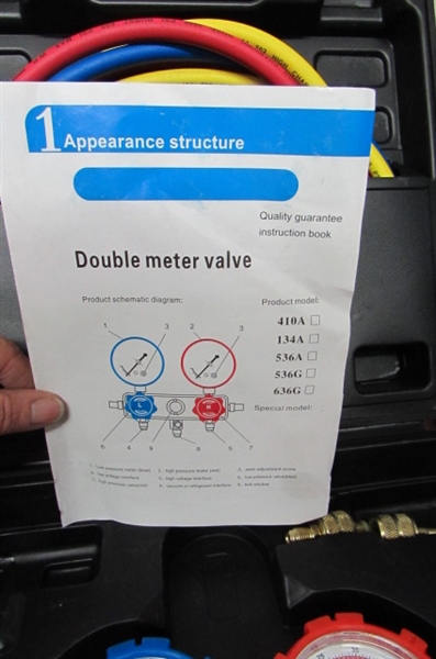 4.8 CFM VACUUM PUMP & MANIFOLD GAUGE SET