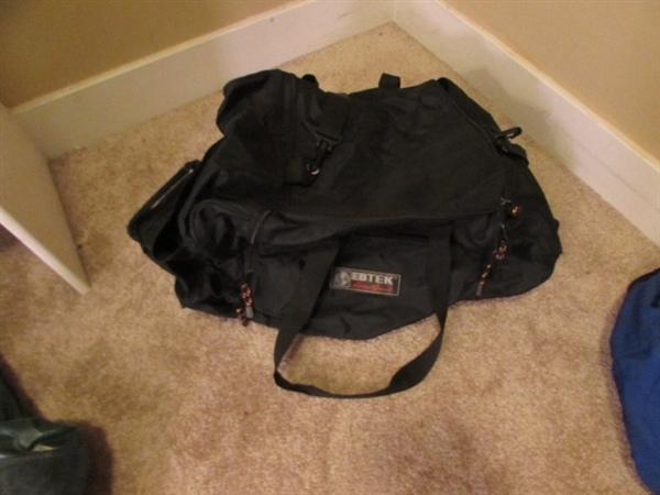 DUFFEL BAGS AND SHOPPING BAGS