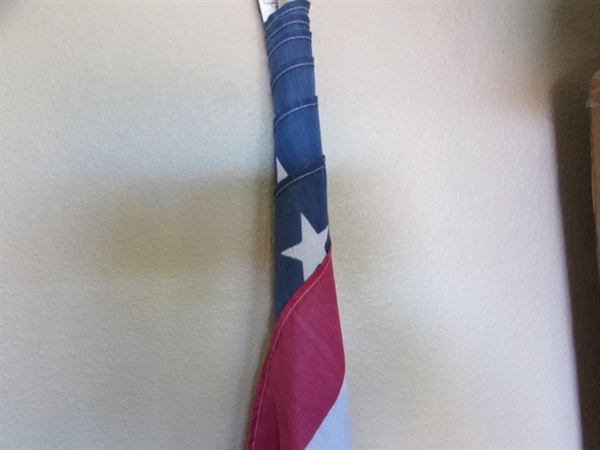 4 FT WIDE ROLL OF NETTING AND AMERICAN FLAG