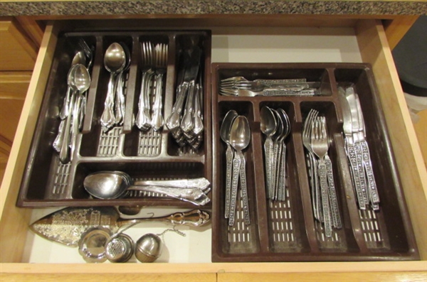 ONEIDA & MORE STAINLESS FLATWARE