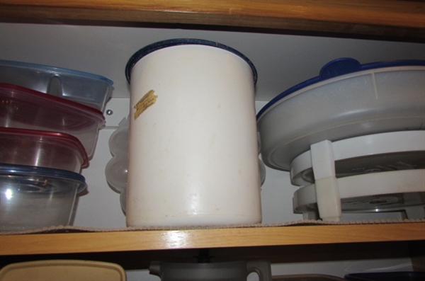 TUPPERWARE & RUBBERMAID