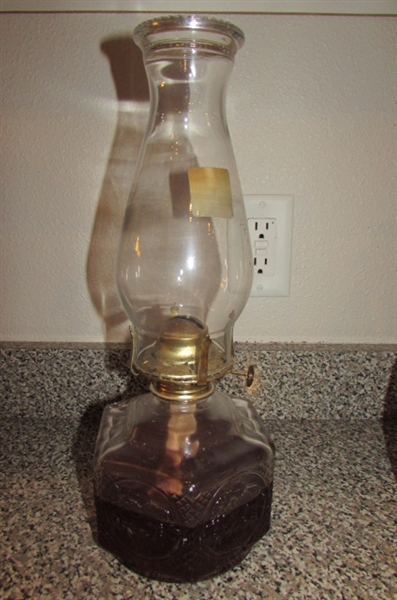 HURRICANE LAMPS & BATTERY POWERED LANTERN