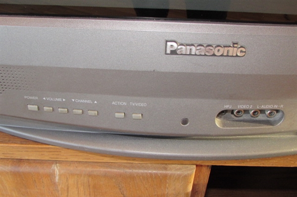 PANASONIC 27 TV & ROKU 2