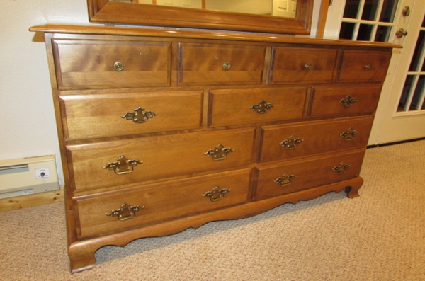 9 DRAWER LADIES DRESSER WITH MIRROR