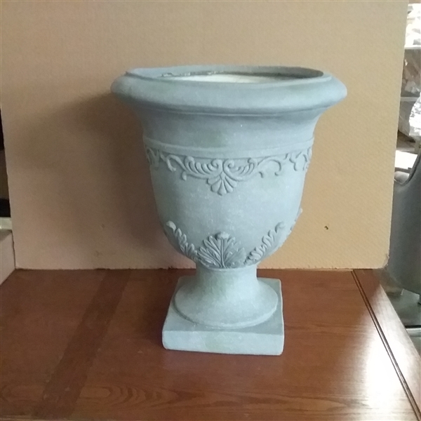 LARGE PLASTER FLOWER POT