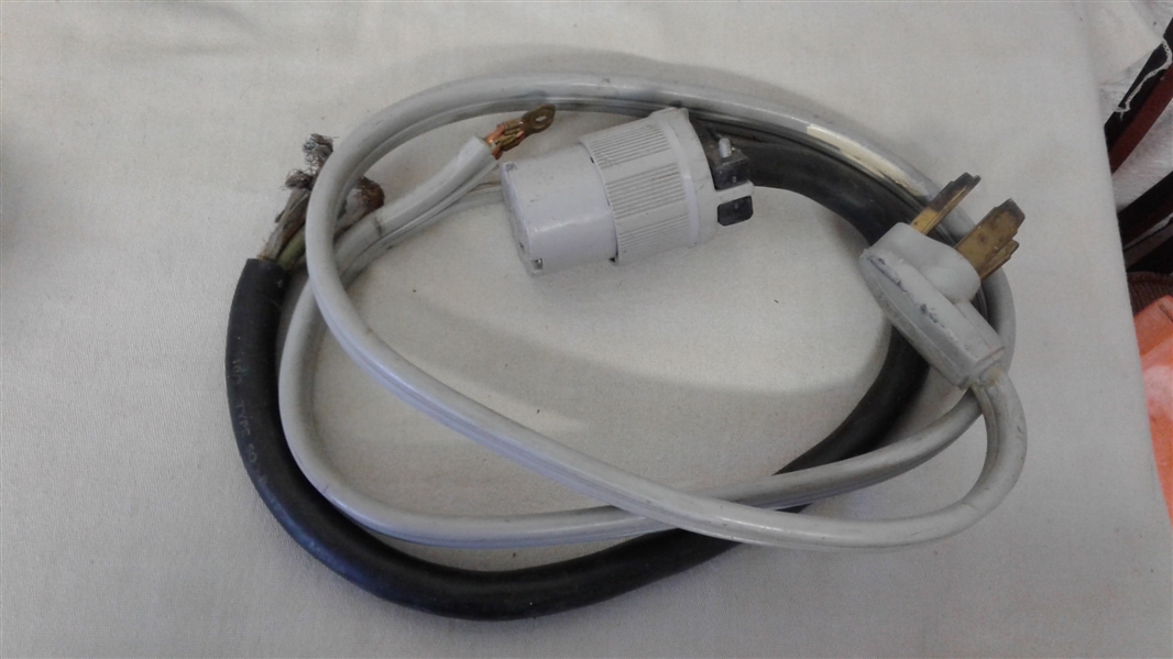 HEAVY DUTY EXTENSION CORDS AND PLUGS