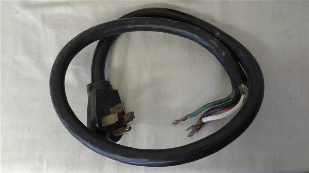 HEAVY DUTY EXTENSION CORDS AND PLUGS