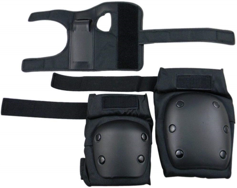 PROTECTIVE HELMET AND PAD SET