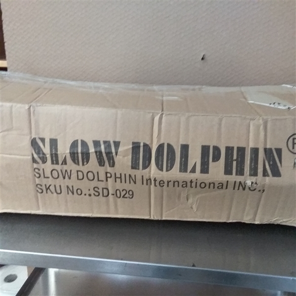 SLOW DOLPHIN PHOTOGRAPHY STUDIO