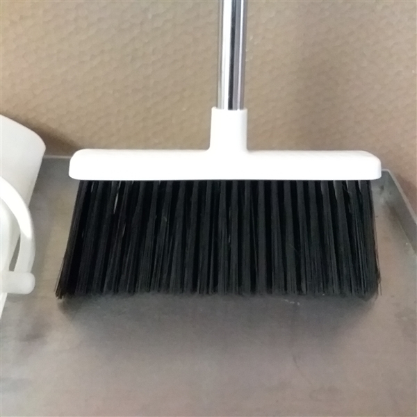 BROOM AND DUSTPAN SET