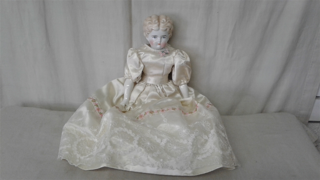 VINTAGE GERMAN PORCELAIN DOLL