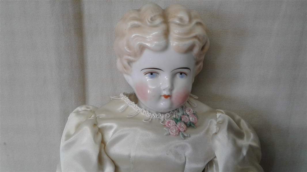 VINTAGE GERMAN PORCELAIN DOLL