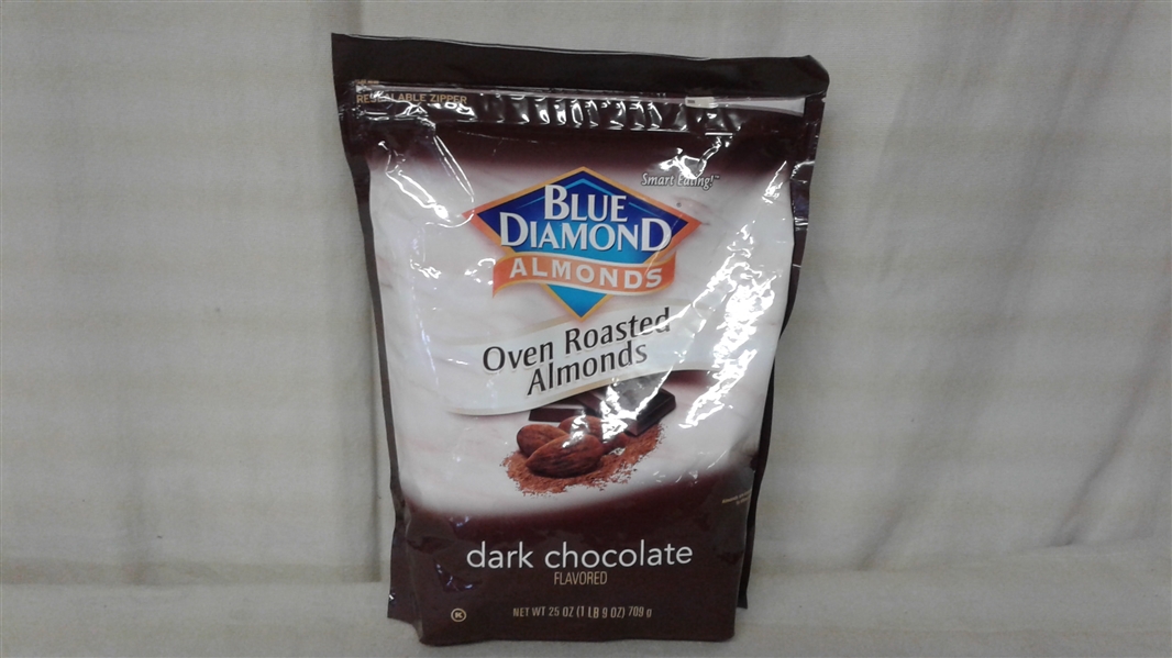 BLUE DIAMOND DARK CHOCOLATE OVEN ROASTED ALMONDS 25 OZ