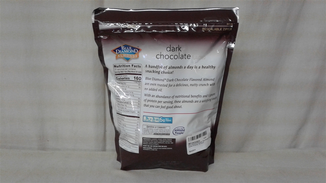 BLUE DIAMOND DARK CHOCOLATE OVEN ROASTED ALMONDS 25 OZ