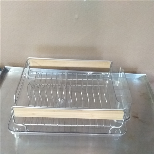 WIRE DISH RACK WITH PLASTIC BASE