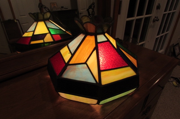 STAINED GLASS HANGING LIGHT