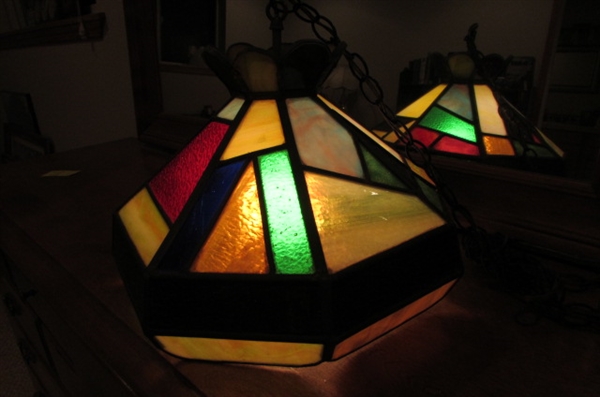 STAINED GLASS HANGING LIGHT