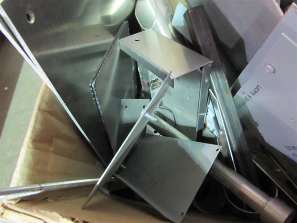 MIXED ALUMINUM AND STAINLESS STEEL SCRAPS

