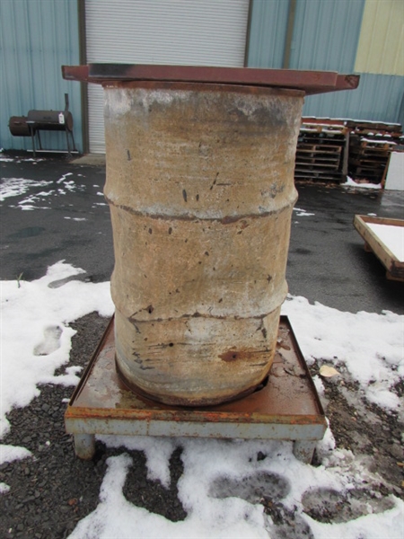 BURN BARREL WITH STEEL STAND AND METAL GRATE