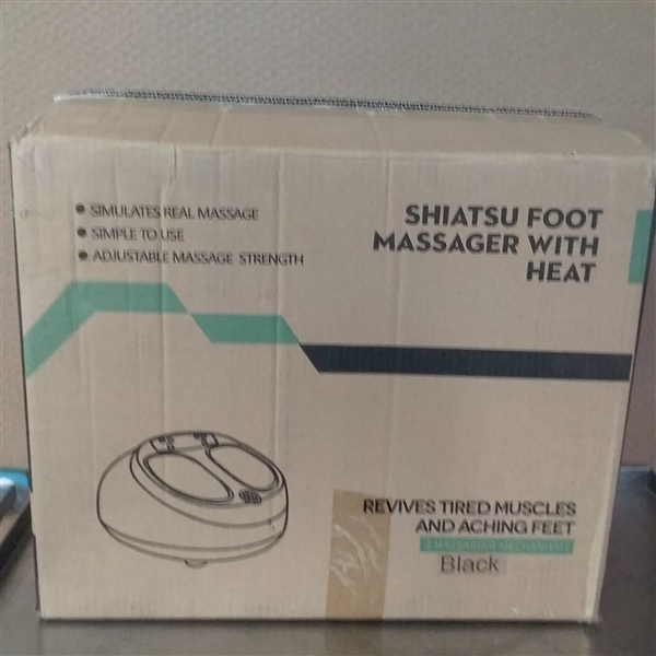 SHIATSU FOOT MASSAGER WITH HEAT & TIMER