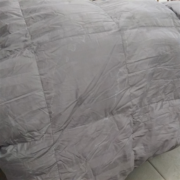 KING SIZE DOWN COMFORTER 