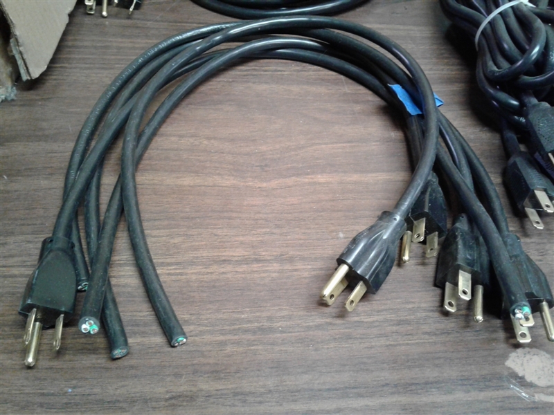 ASSORTED HEAVY DUTY POWER CORDS WITH GROUND PLUGS