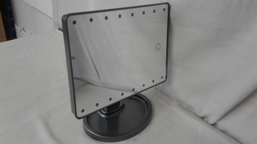 VIVITAR VANITY MIRROR WITH DIMAMBLE LIGHTS