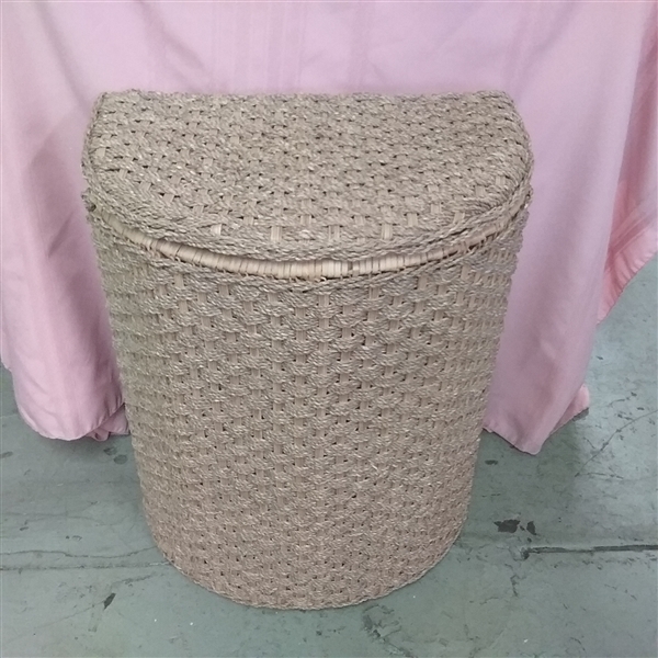 WOVEN HAMPER